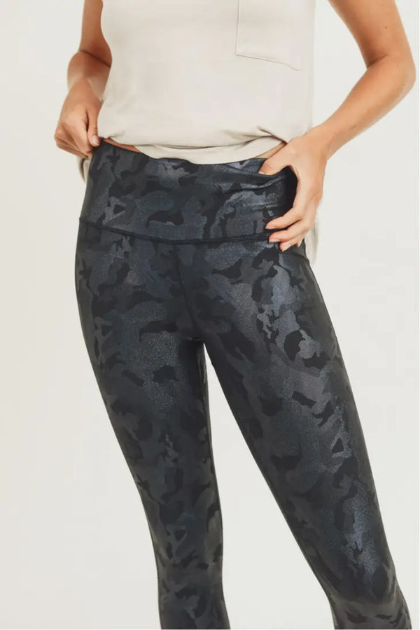 Camo Holographic Microdot Foil Highwaist Leggings